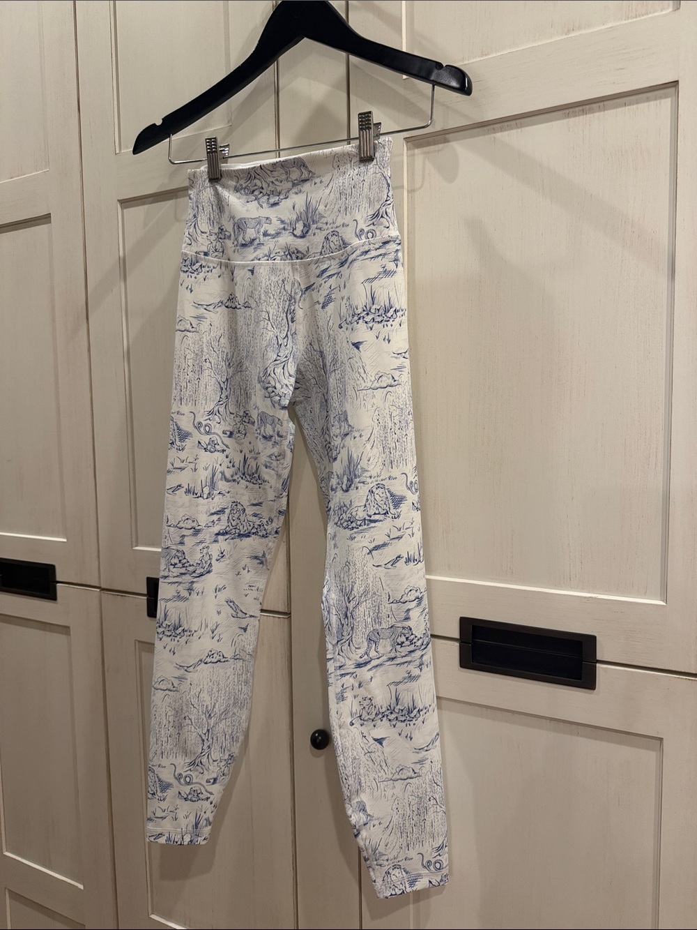 Greyson White and Blue Willow Toile Pants XS